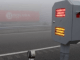 La DGT pone en marcha un sistema de balizas inteligentes para mejorar la conducción con niebla